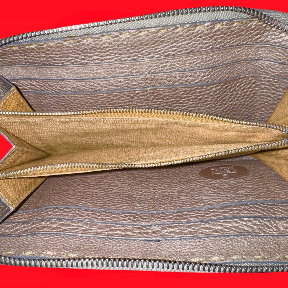 Fendi Zip Wallet - Picture 3 of 5